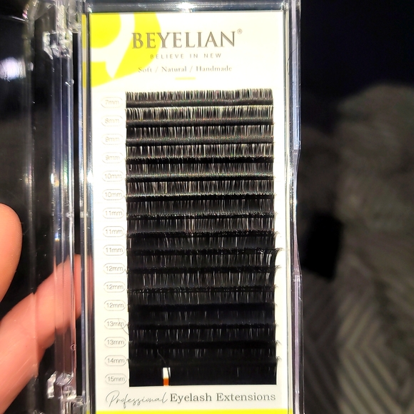 False lashes - Picture 6 of 9